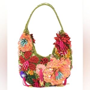 *NEW* MADE IN INDIA Beaded Daisy Handheld Bag